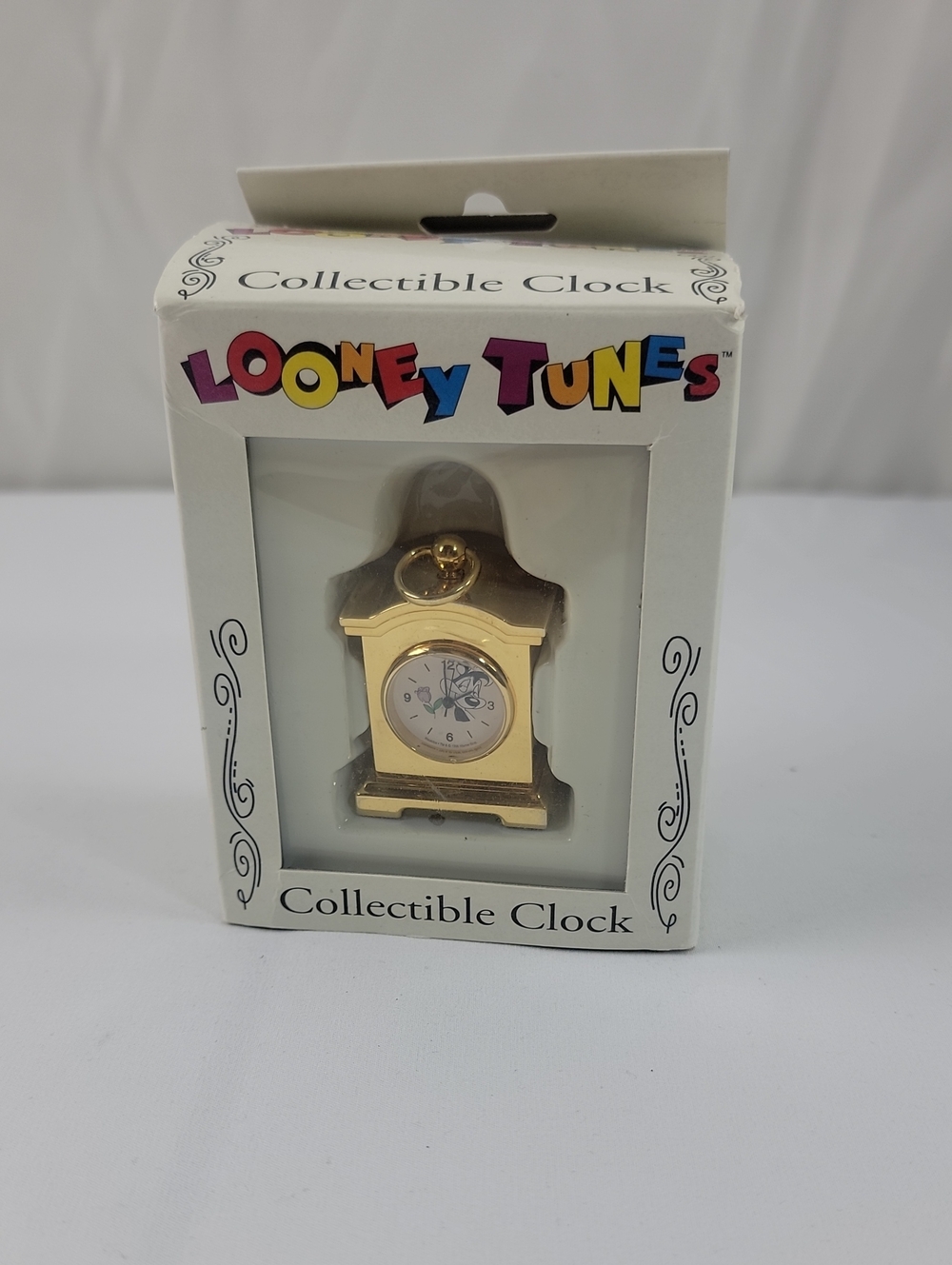 Warner Bros. Looney Tunes Gold Mantel Clock Mini Peppe Le Pew Skunk